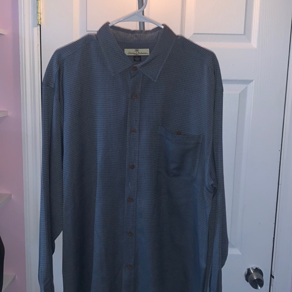 Men’s Tommy bahama 100 percent silk button down